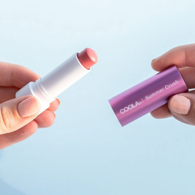 COOLA Mineral Liplux Tinted Lip Balm Summer Crush Dark Pink SPF30, 4,4 ml.