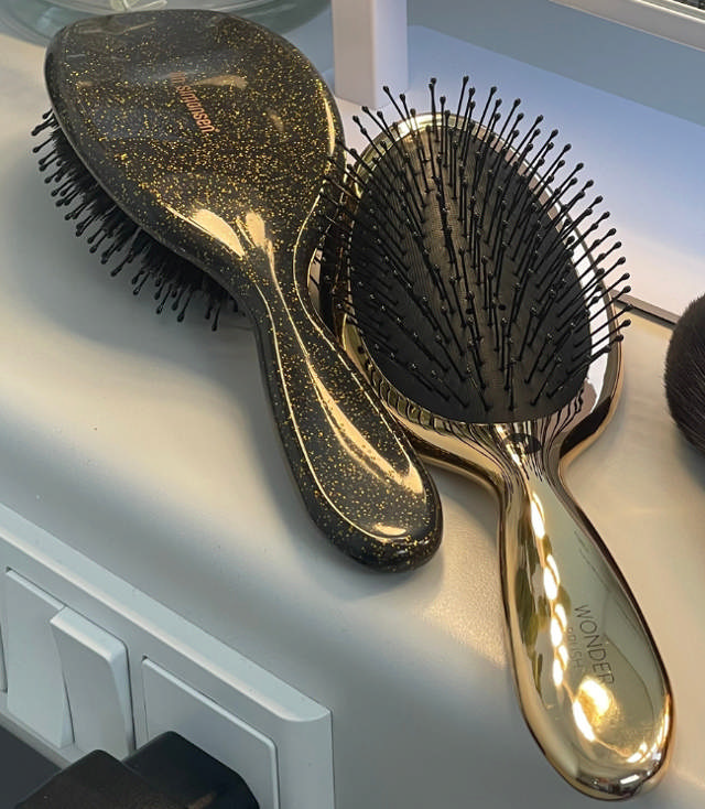 Wonder&Gloss Brush - Gold