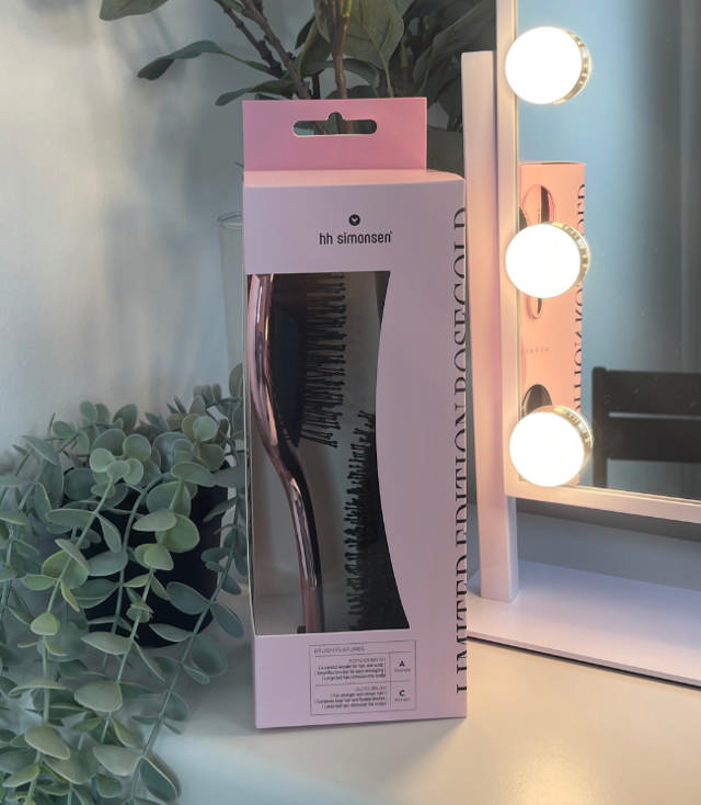 Wonder& Gloss Brush Rosegold AW25